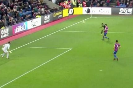 Ο Ντεφό πέτυχε γκολ αλά… Φαν Μπάστεν!