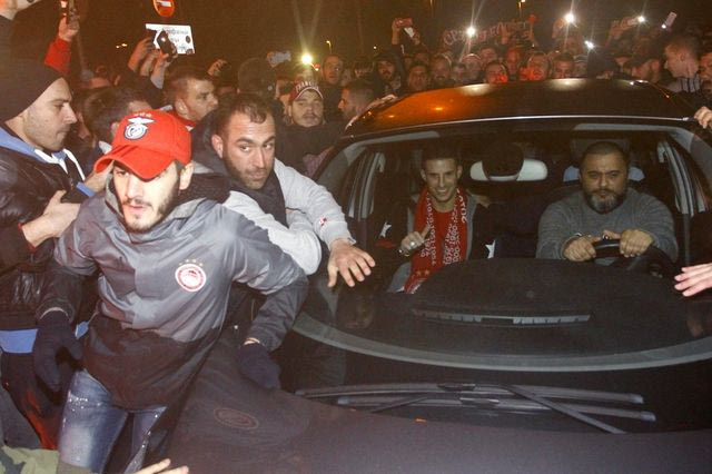 Το ερυθρόλευκο “Més que un club” του Μιραλάς