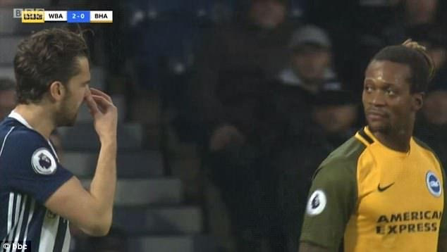 Οι φωτογραφίες που “καίνε” άσο της Γουέστ Μπρομ για την ρατσιστική επίθεση στον Μπονγκ