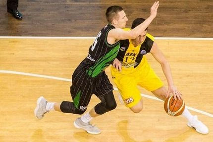 “Είμαστε ακόμα ζωντανοί” τραγουδούν οι παίκτες της ΑΕΚ