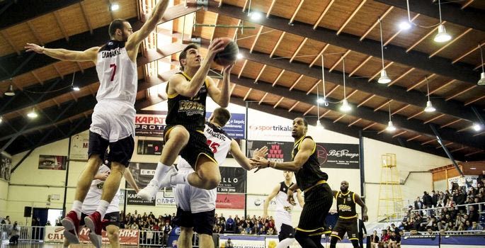 Νίκησαν στα Τρίκαλα και ασχολήθηκαν με τον Ολυμπιακό οι οπαδοί της ΑΕΚ