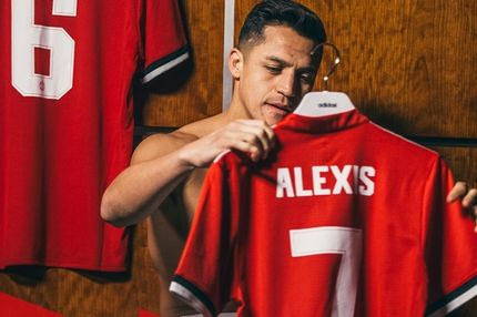 Μαζί με τον Σάντσες, πήραν μεταγραφή και τα σκυλιά του!