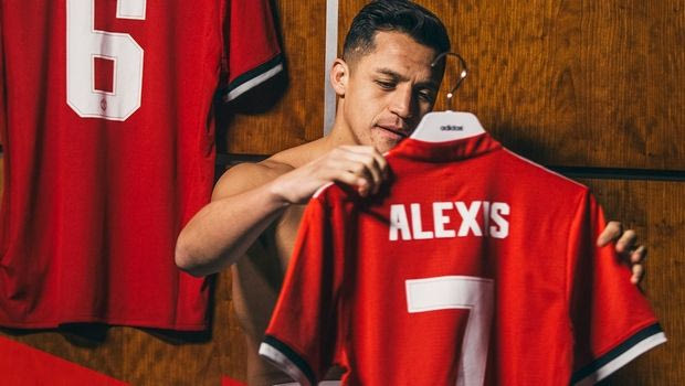 Μαζί με τον Σάντσες, πήραν μεταγραφή και τα σκυλιά του!