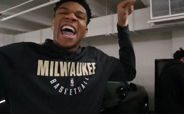 Ο Giannis είναι… παλαίουρας και “καψονάρει” τους νέους