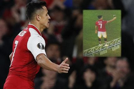 Η πρώτη φωτογραφία του Σάντσες με τη φανέλα της Γιουνάιτεντ