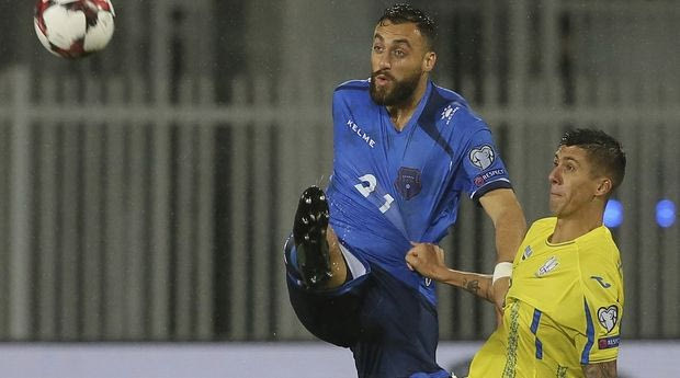 Αυτός είναι ο φορ που κοιτάει ο Ατρόμητος