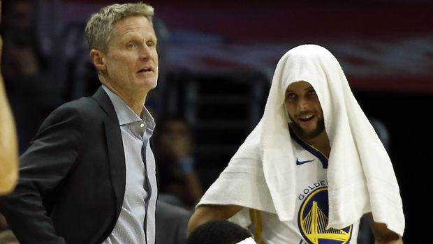 Αν είσαι γονιός, πρέπει να ακούσεις τι λέει στo video ο Στιβ Κερ