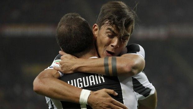 Παικταράς της Γιουβέντους έγινε μοντέλο και ανέβηκε σε πασαρέλα!