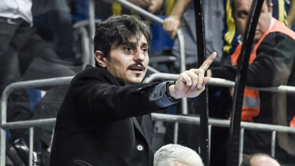 Τον… στόλισαν τον “Ντιμίτρις” οι οπαδοί της Φενέρμπαχτσε