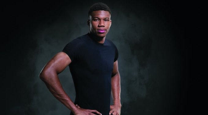 10 φωτογραφίες του Αντετοκούνμπο που αποδεικνύουν ότι έχει πάντα “τα μάτια στον στόχο”