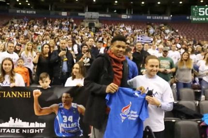 Η ελληνική πρωτοχρονιά του Γιάννη στο Τορόντο θα σε συγκινήσει!