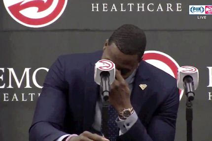 VIDEO: Τα δάκρυα του Χάουαρντ στην παρουσίασή του από τους Χοκς