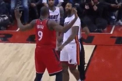 Ο Ιμπάκα τα έβαλε με… μαυροζωνά και παραλίγο να χάσει το σαγόνι του