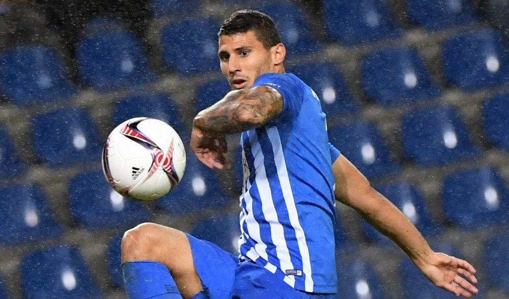 Ξανά στα όπλα ο Καρέλης…