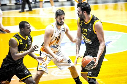 Ο Προμηθέας κατασπάραξε τον “αετό” της ΑΕΚ