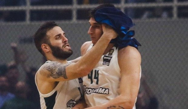 Οι “καρπαζιές” στον Μήτογλου έπεσαν βροχή