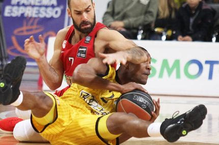 Η μόνη λύση για τελικό με οπαδούς των Ολυμπιακού και ΑΕΚ