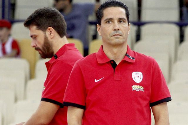 Πώς και γιατί απολύθηκε τώρα ο Μαρμαρινός από τον Ολυμπιακό