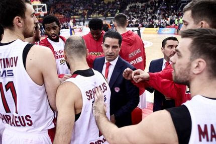 Με το “μαχαίρι” στα δόντια