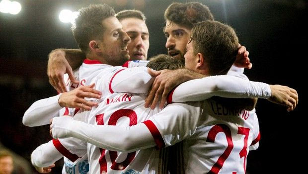 Χωρίς να κουραστεί ο Ολυμπιακός, 2-0 την Λαμία και ξανά στην κορυφή