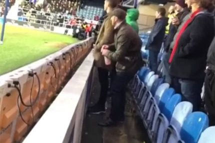 Συνελήφθη ο οπαδός που ούρησε στο μπουκάλι του αντίπαλου τερματοφύλακα