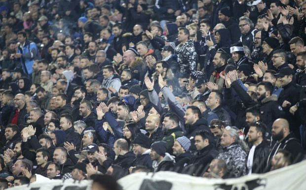 Κι όμως, η Τούμπα αποθέωσε διαιτητή