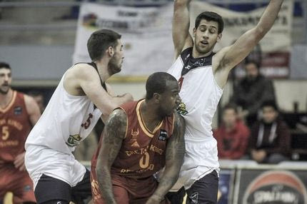 Μισά τα Τρίκαλα…