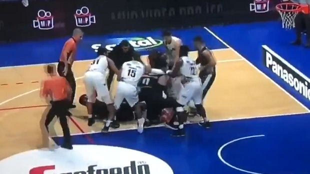 “Τρελό” ξύλο στην Ιταλία με πρωταγωνιστή τον Τζεντίλε