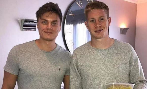 Ο σεφ του Ντε Μπράινε, παίρνει σε μία μέρα όσα εσείς σε ένα μήνα!