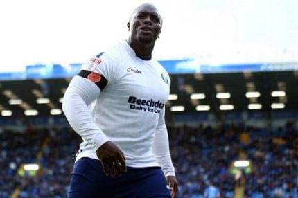 Ο τροφαντός Ακινφένβα σπάει ρεκόρ σκοραρίσματος και στα 35!