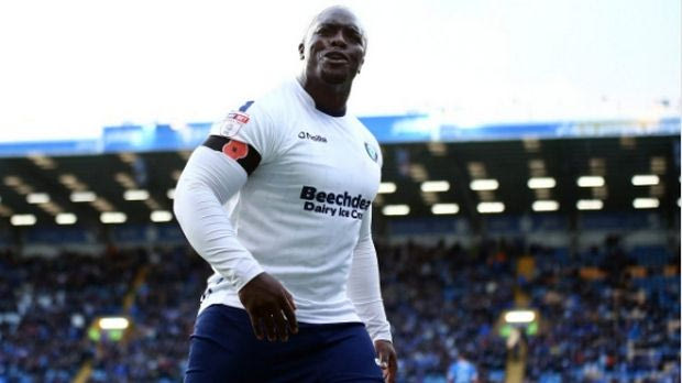 Ο τροφαντός Ακινφένβα σπάει ρεκόρ σκοραρίσματος και στα 35!