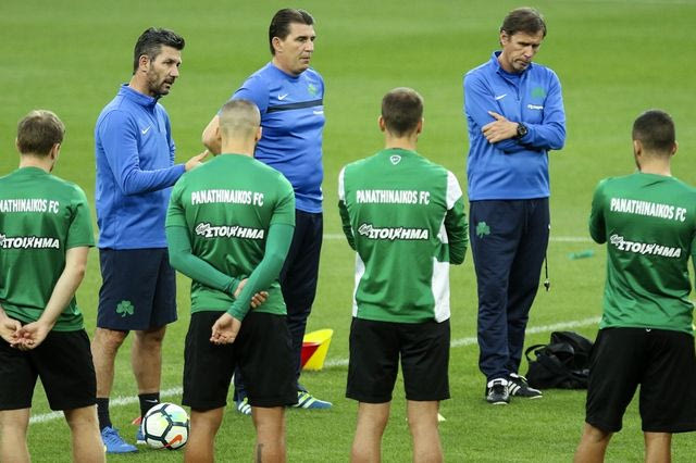 Τα άκουσε από τους παίκτες ο Κωνσταντίνου, υποσχέθηκε πληρωμές!