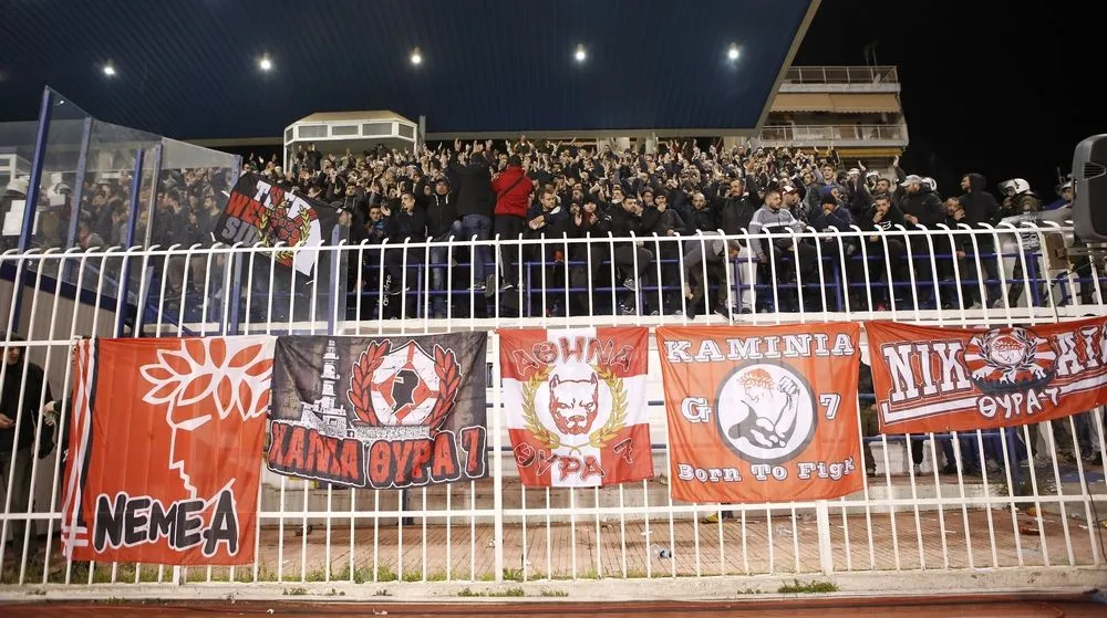 “Εμάς με μεγεθυντικό φακό, άλλοι καταστρέφουν πόλεις”