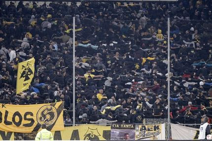 Οι οπαδοί “έφτιαξαν” Χιμένεθ και παίκτες πριν το “Καραϊσκάκης”