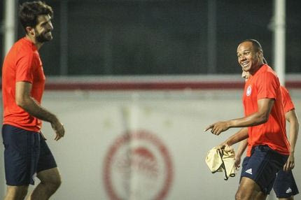 Ο Καρίμ πέταξε το γάντι στον Οτζίτζα!