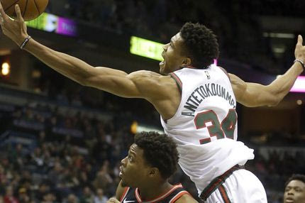 Ο Giannis έσπασε το σούπερ σερί των Ράπτορς