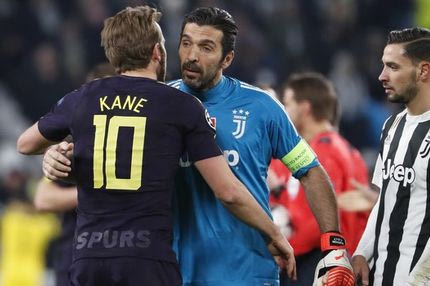 “Πέσιμο” σε Μπουφόν από παλαίμαχο της Μπάγερν: “Πρέπει να σταματήσεις…”