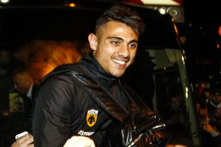 Ο Γιακουμάκης έλιωσε με τα σχόλια του πατέρα του…