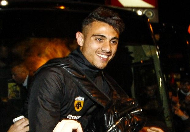 Ο Γιακουμάκης έλιωσε με τα σχόλια του πατέρα του…