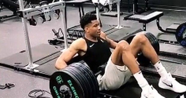 Τη γυμναστική του Αντετοκούνμπο δεν την κάνει κοινός θνητός…