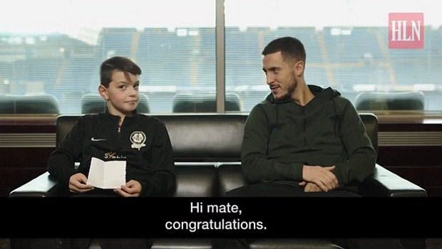 Ο Κουρτουά ξέρει πώς να κάνει special δώρα στον Αζάρ!