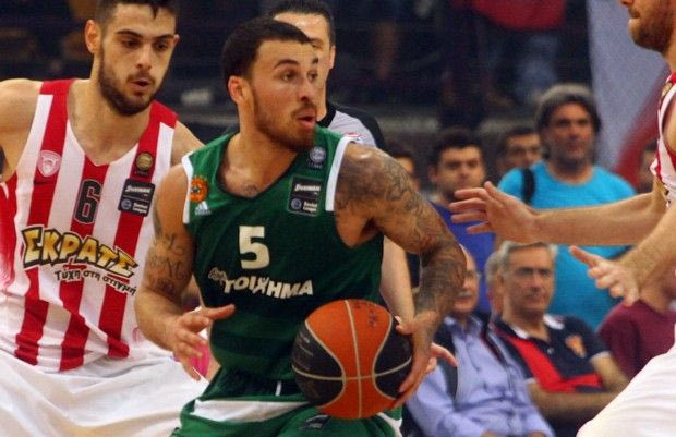 Ο Τζέιμς γύρισε για να το πιάσει από ‘κει που το άφησε…