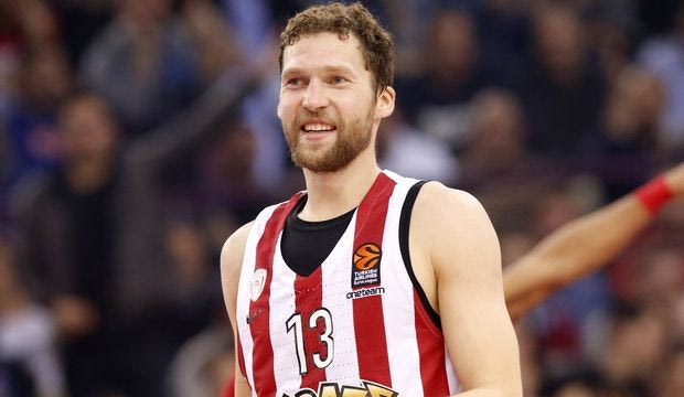 Έκανε ρεκόρ και έβαλε τρίποντο μέχρι και ο Μακλίν!