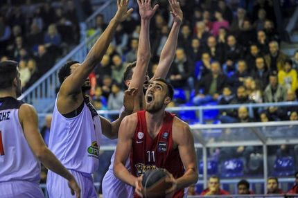 “Ξεκούραστη” νίκη για Ολυμπιακό πριν τον τελικό