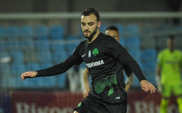 Είναι γραφτό του Ουζουνίδη να παίζει με φορ τον Δώνη