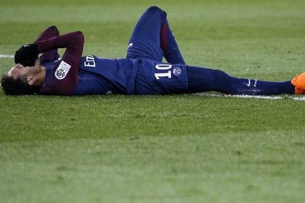 Ο Νεϊμάρ τραυματίστηκε και σόκαρε τους οπαδούς της Παρί με τα δάκρυά του στο φορείο!