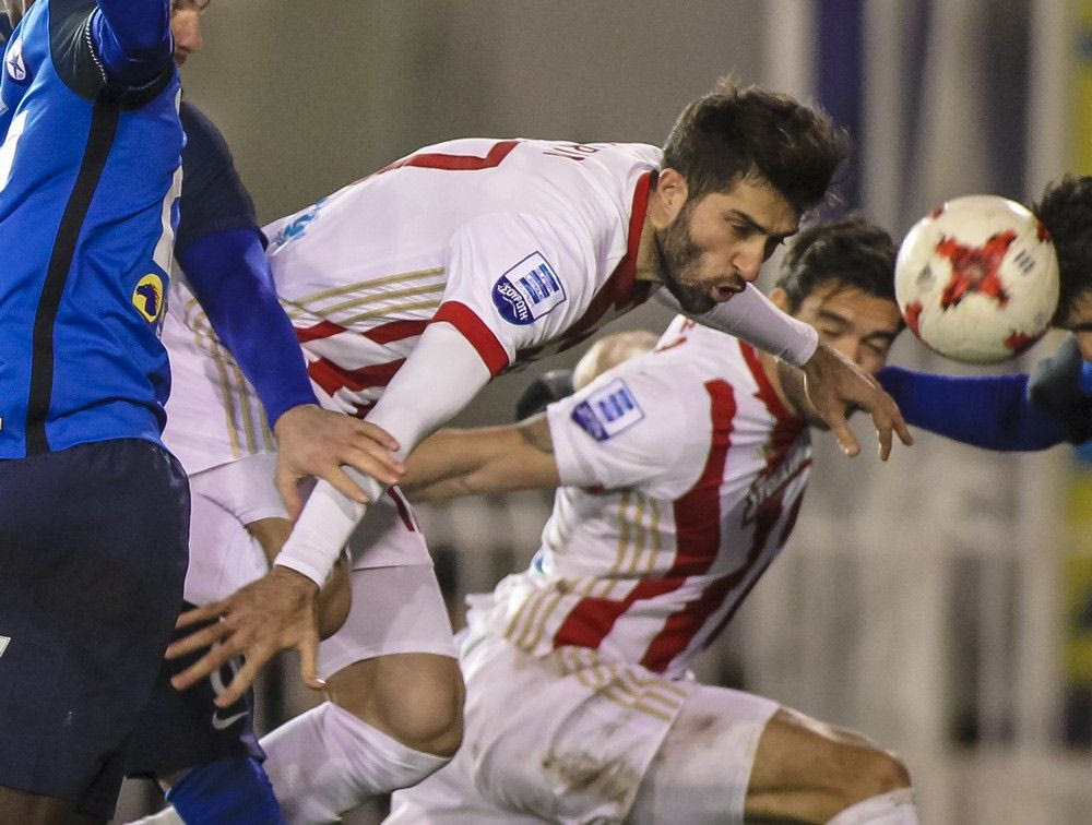 Δεν μπορούν τα παλικάρια (του Ολυμπιακού). Της ΑΕΚ μπορούν…