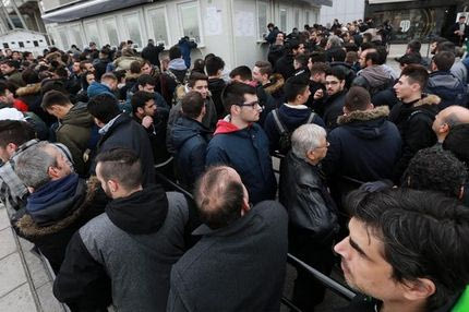 Αναμένεται “λαϊκό προσκύνημα” σε ημέρα… λαϊκής