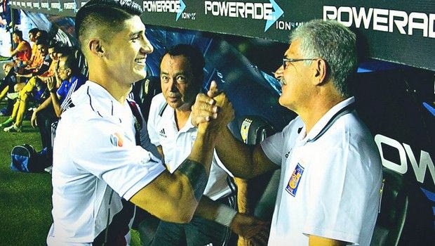 Το ποστάρισμα του Πουλίδο για την ιστορικη επέτειο είχε μέσα Ολυμπιακό εις διπλούν!