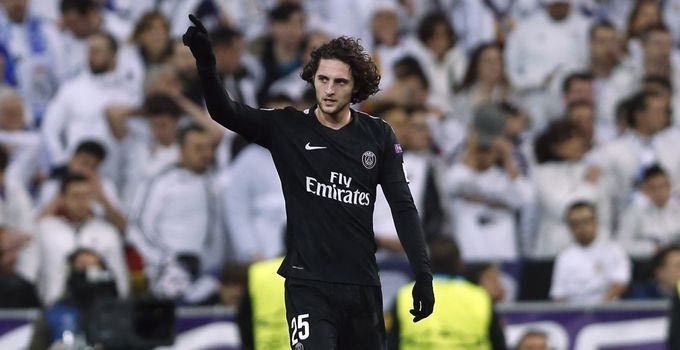 Δεν τον άφησαν να πάει Μπάρτσα κι έβγαλε μπροστά τη μαμά του!